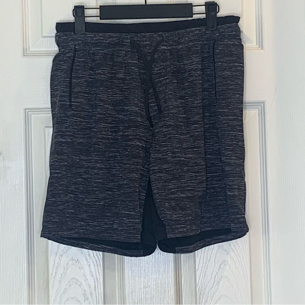 Lululemon On The Mat Short Needles Texture White Black Size Medium - Picture 8 of 9